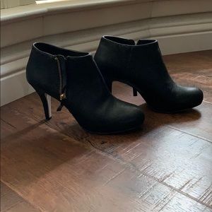 Size 7.5 madden girl black booties